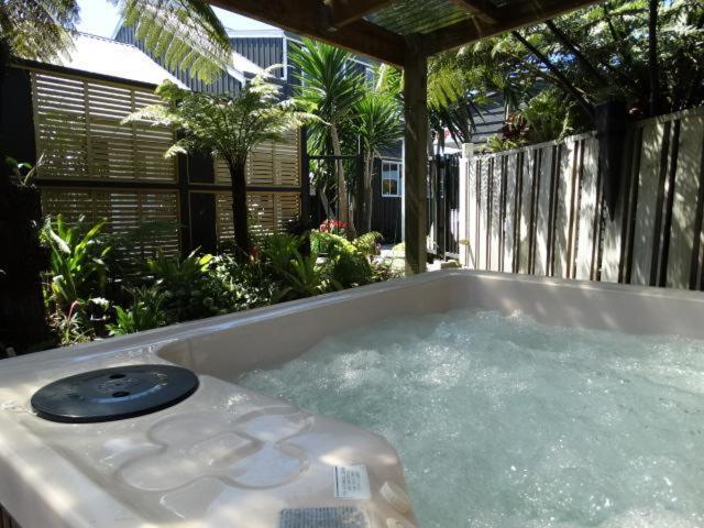 Southpacific Motel Whangamata Ngoại thất bức ảnh